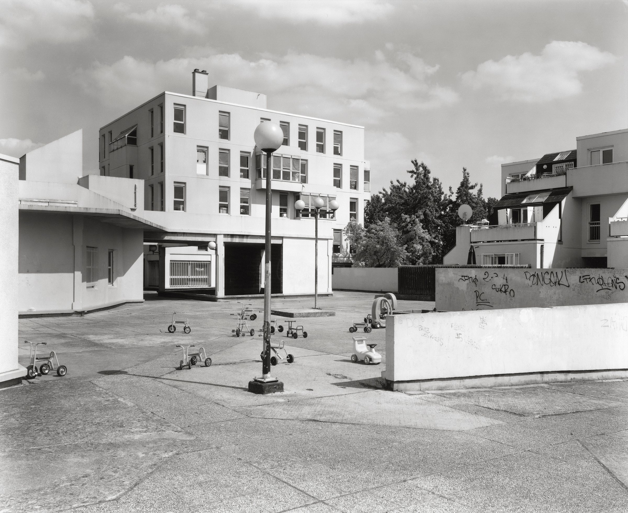 Hexagone 1 — The Manufactured Landscape — Nursery school, Cergy, 2001