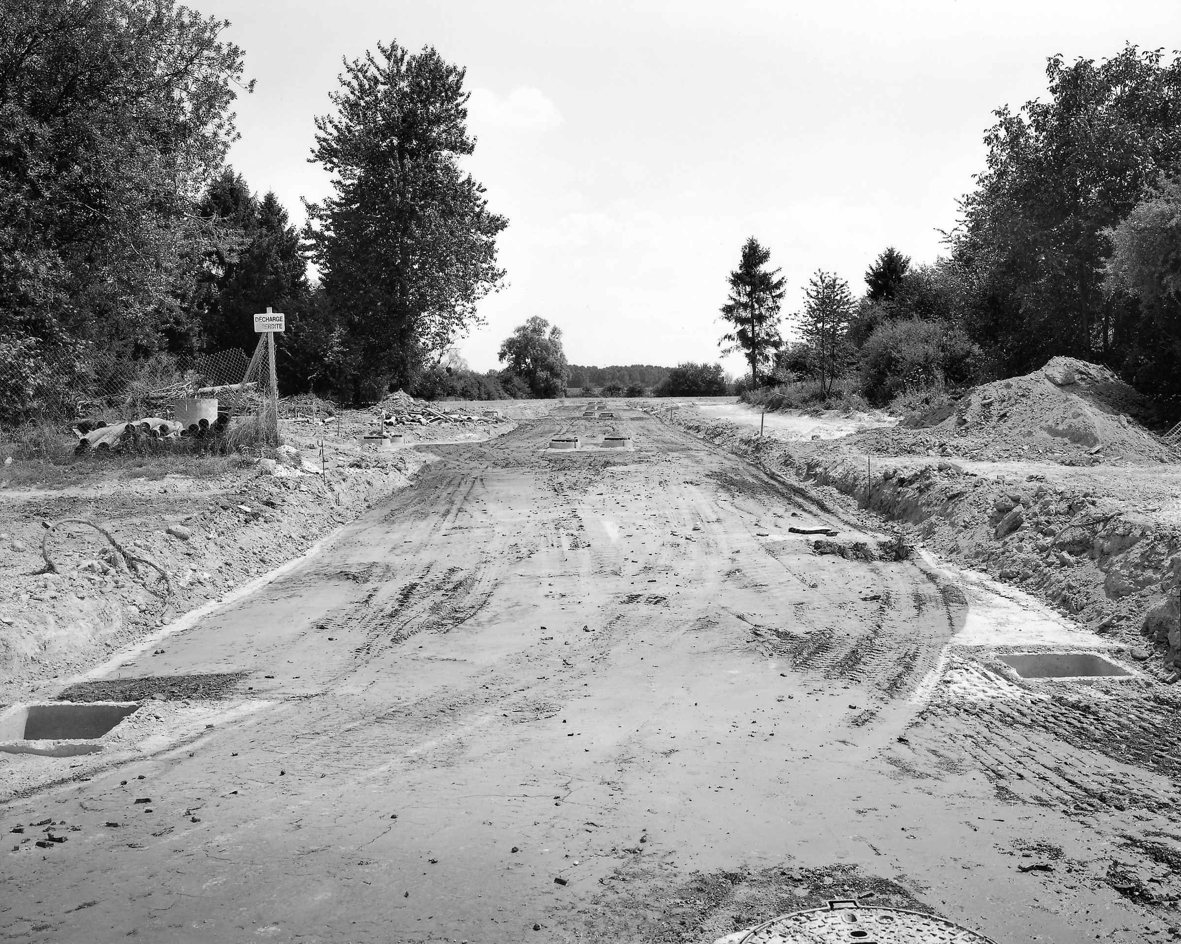 Aux Portes du Royaume — Road works, Marne-la-Vallée, France, 1998